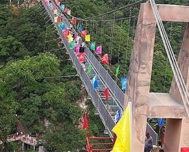 黑龙江玻璃吊桥